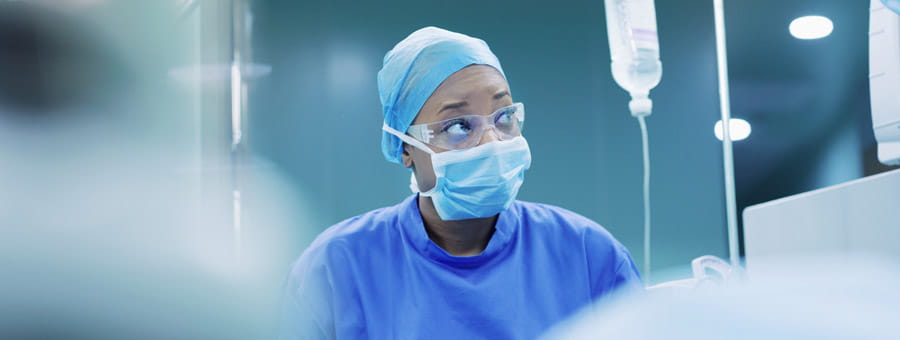 Hospital staff working in the OR.